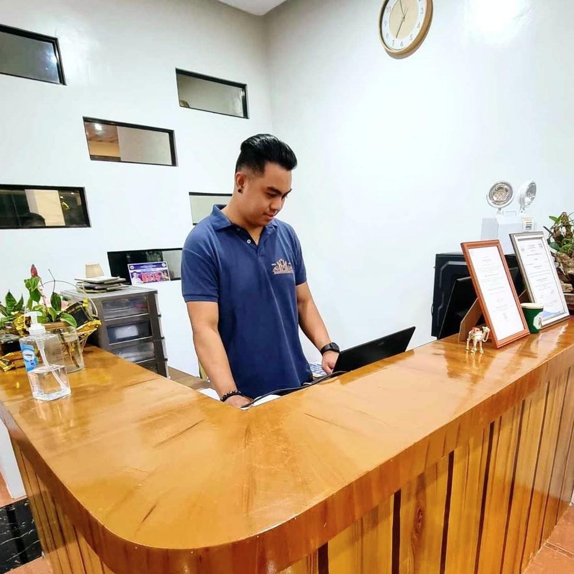 Majestique Hotel Albay Bicol Guinobatan Экстерьер фото